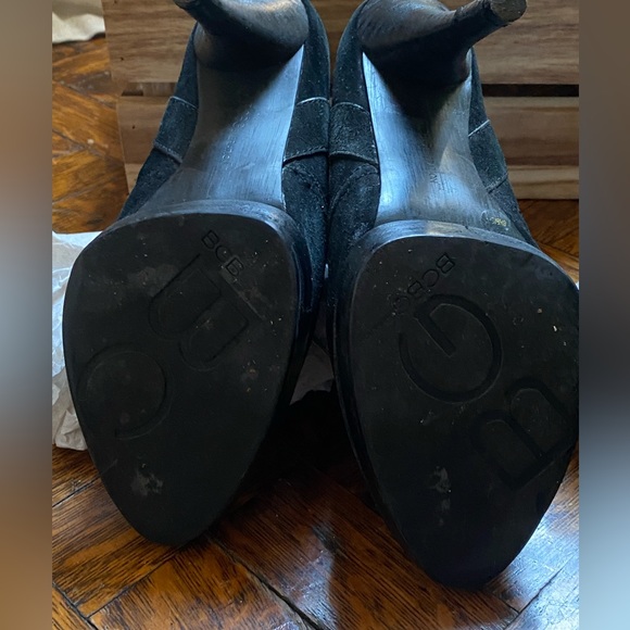 BCBG Generation Black Suede Ankle Boots Size 6.5 - Picture 10 of 12